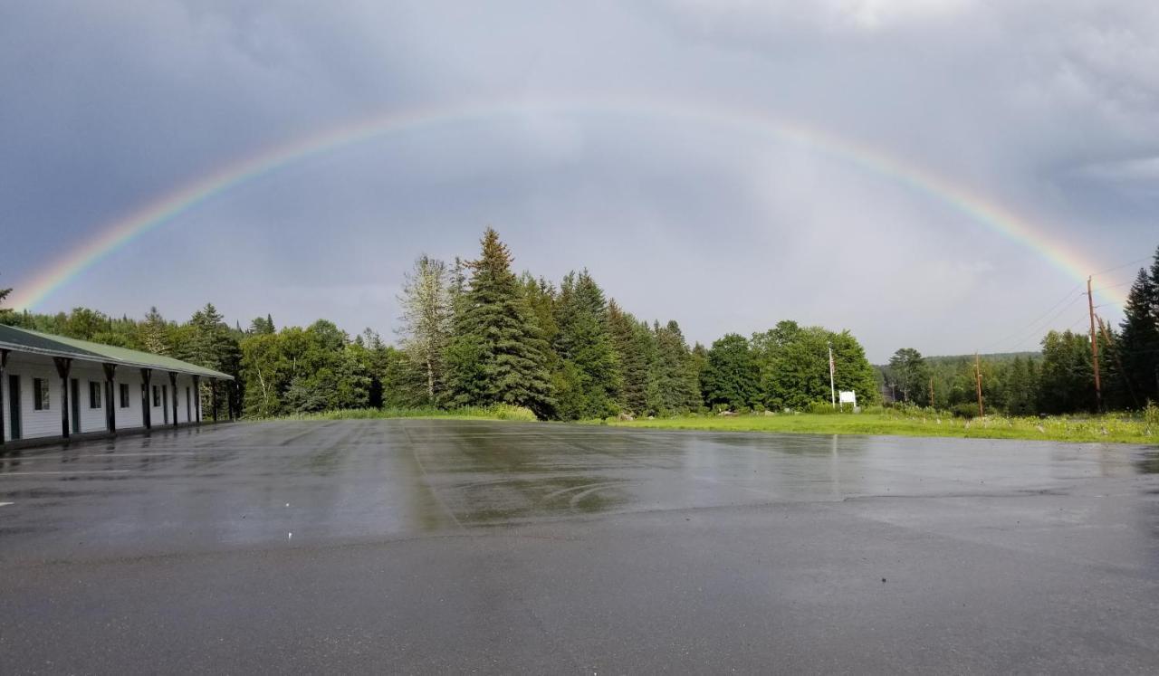 The Brookside Inn Ludlow Bagian luar foto